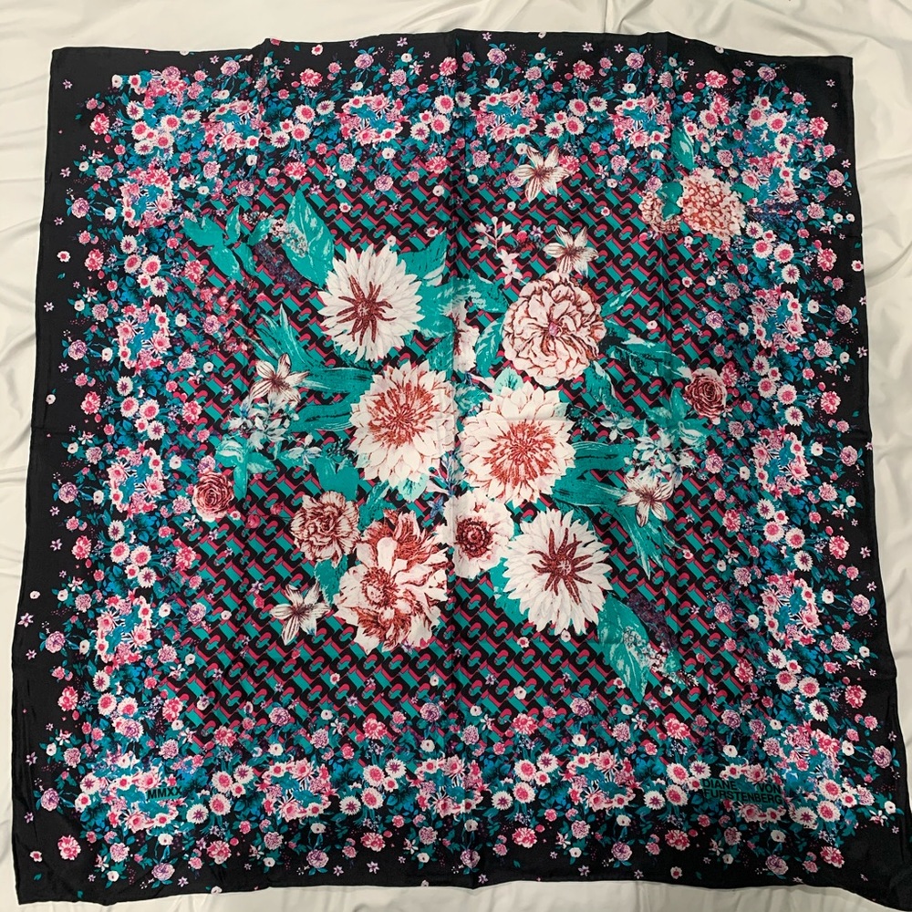 DVF Jella scarf